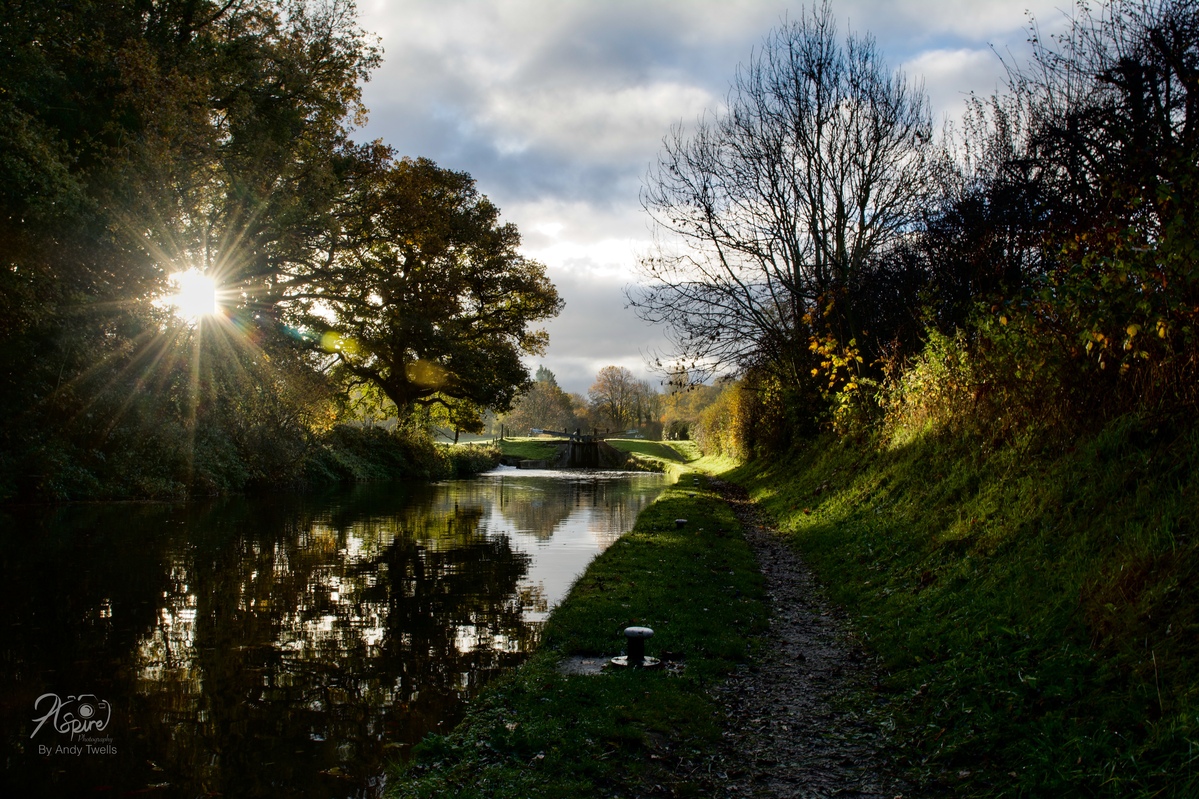 Tyrley locks early morning 